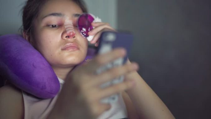 Tout d’abord, un nez bouché peut avoir différentes causes. Ensuite, il est important de distinguer les origines temporaires