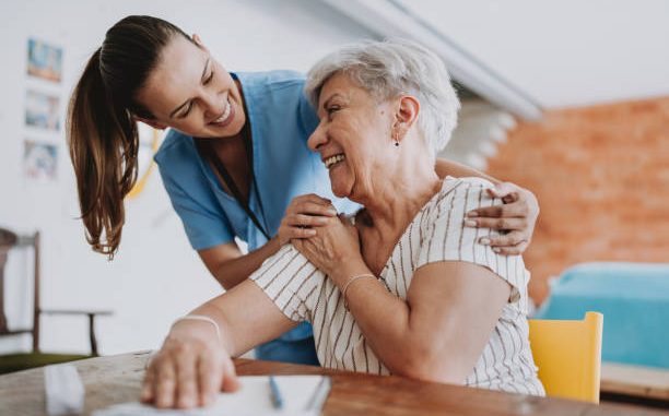 Pratiquer une activité physique régulière améliore le corps. En effet, bouger stimule le cœur. De plus, cela réduit le risque de