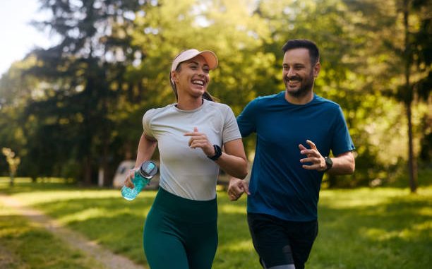 En 2025, la nutrition personnalisée influence fortement l’hygiène de vie. En effet, les technologies permettent d’analyser